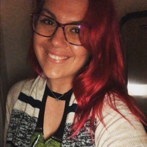 Meet your Posher, Adjany